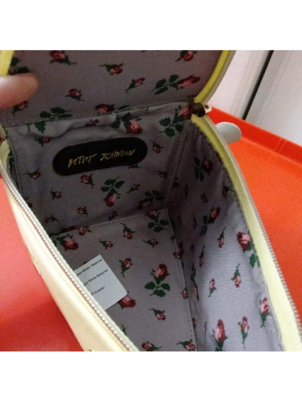 Super rare betsey Johnson cheese clutch wristlet purse “in queso emergency” - Picture 4 of 15